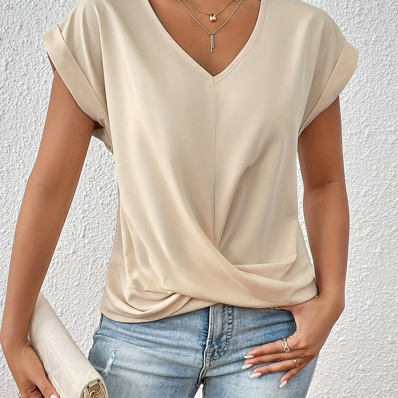 Maia – Twist Front V-Neck Top